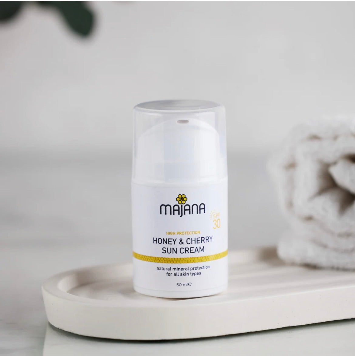 Honey & Cherry Sun Cream (369kr)