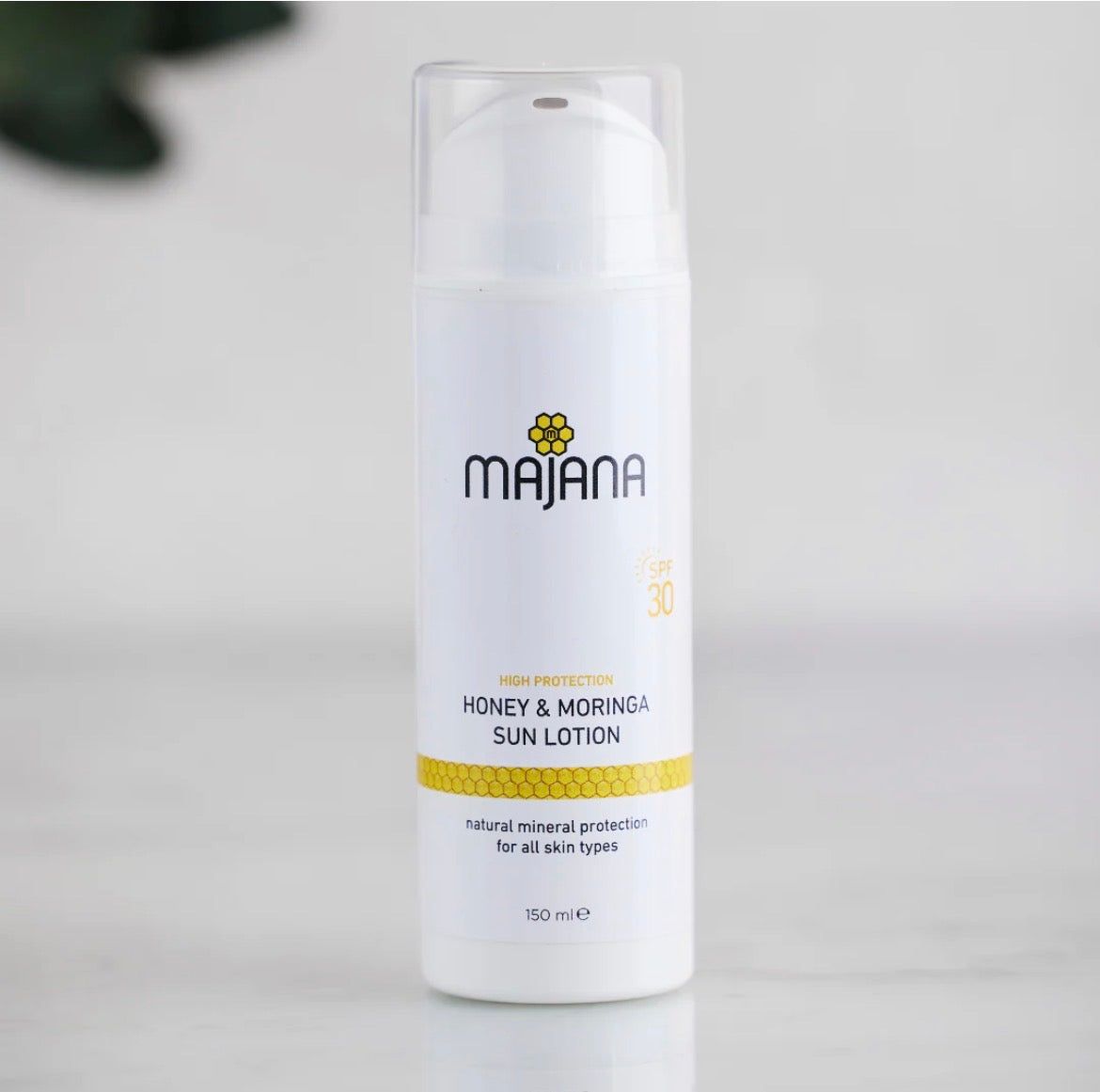 Honey & Moringa Sun Lotion SPF30 (389kr)